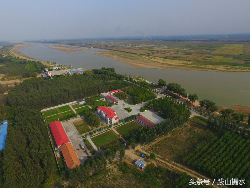 黄河入海的壮观景象航拍,航拍黄河瀑布全景图