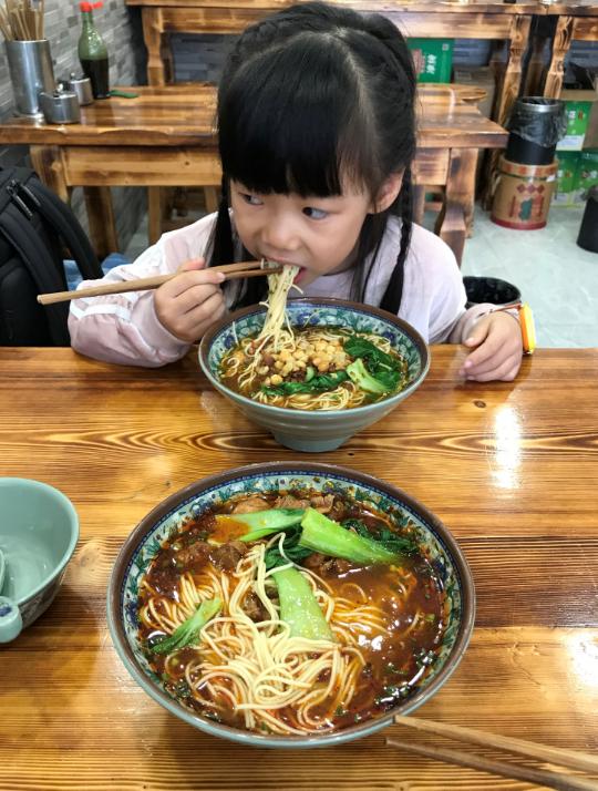 玩转上海迪士尼要多少钱,玩转迪士尼的视频