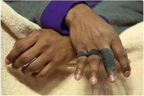 看完科比的手、詹姆斯的脚趾、郑智的肚子，大家就知道何为伟大了