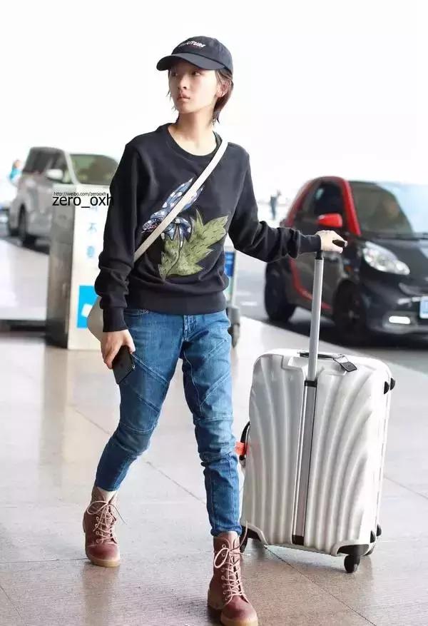 周冬雨burberry最新照片,burberry全球形象大使