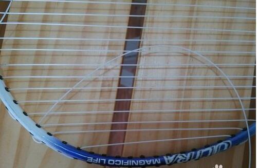 羽毛球拍穿线方法及视频,羽毛球拍穿线如何跟穿线师说