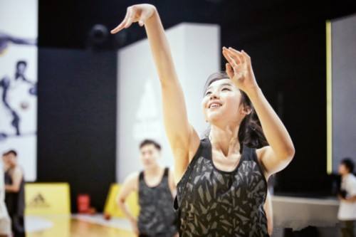 四位女主持人哪位最漂亮,体育最漂亮女主持人