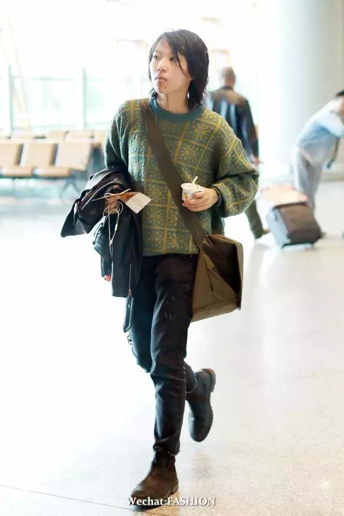 刘诗诗唐嫣甜蜜日常,一入秋便是深秋