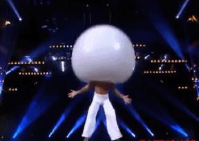 这样标准都找不到女朋友，一定是憋坏了，你看被子下面放的东西