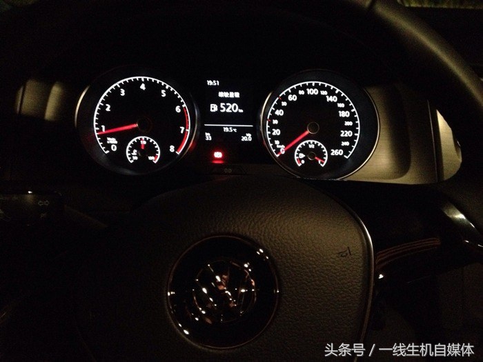 大众神车高尔夫多少钱,大众小钢炮高尔夫四驱