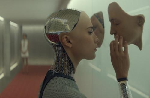 你可能需要一个新老公，万磁王迈克尔·法斯宾德近日低调成婚