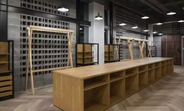 搭建二层公寓loft隔层,极简办公室loft设计方案