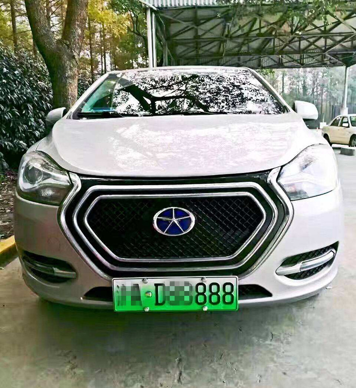 汽车蓝牌上面的黄牌是什么,汽车蓝牌与绿牌黄牌的区别