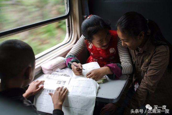 全中国最便宜的火车：票价2元起22年未涨，山羊和鸡群都能上车