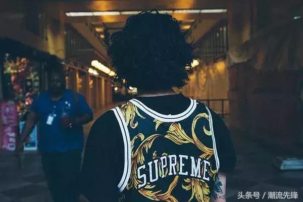 中国开Supreme店没毛病，但我不想和大妈一起排队！