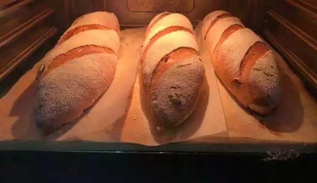 面包沙龙｜95后野路子的烘焙狂魔如何炼成？