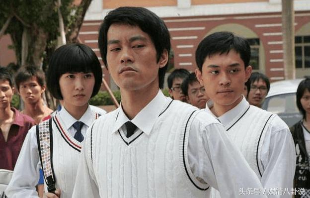 周星驰靠谁帮助成名的,靠周星驰大话西游走红的明星