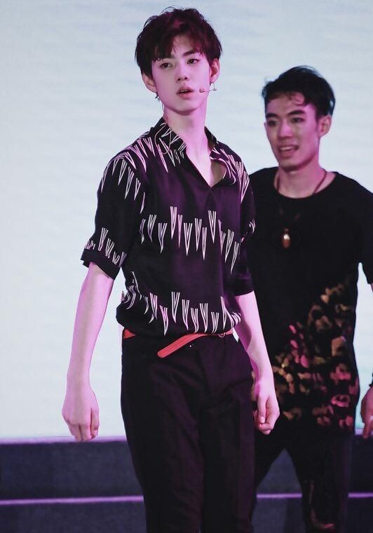 鍋跺儚缁冧範鐢熼噷闈㈤暱寰楀儚楣挎櫁,鍋跺儚缁冧範鐢熼暱寰楀儚楣挎櫁