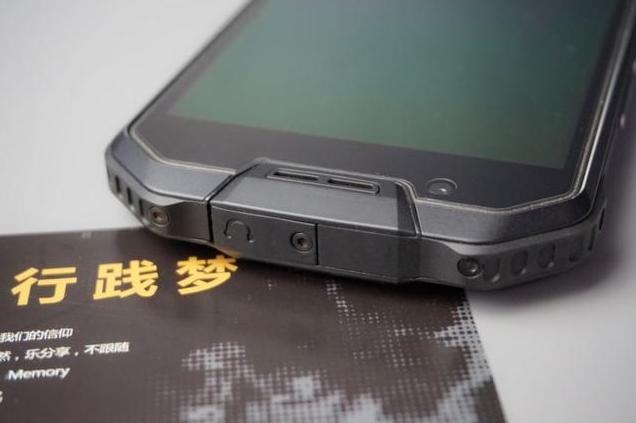 外国卖中国三防手机,老外购买中国小米手机