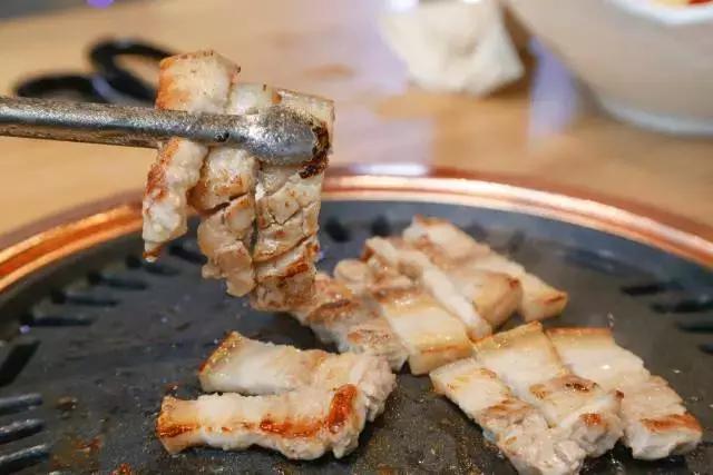 走一波,终于等到这家月销60W的人气烤肉店从市中心开到城南了!