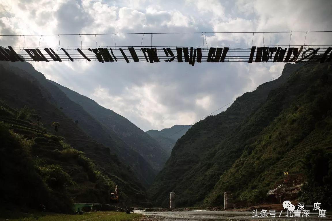 鹿晗泥坑,鹿晗在泥坑里