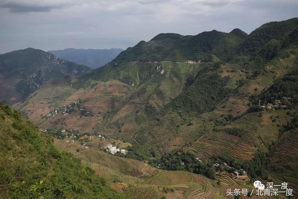 “鹿晗”在泥坑，妈妈在远方，你习以为常的幸福对他们却遥不可及