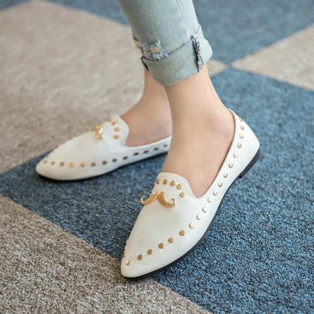 秋天也要招桃花,尖头鞋让你美出天际