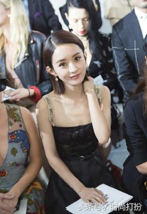 赵丽颖私服穿搭迪奥,赵丽颖穿迪奥白色连衣裙亮相