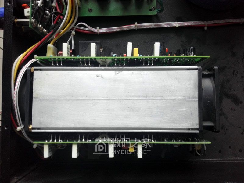 维修BATELCE400专业大功率功放，解决LOAD红灯报警故障问题