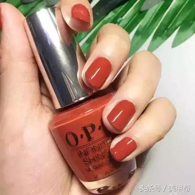 焦糖色美甲显白还是显黑,焦糖色系美甲