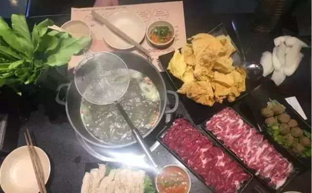 天冷了，一家一家吃起来，这些大连今年新开的网红火锅店