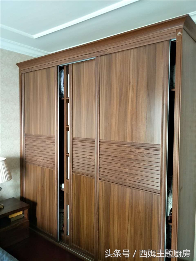 新房装修衣柜移门支持定制,全屋定制衣柜推拉门避坑指南