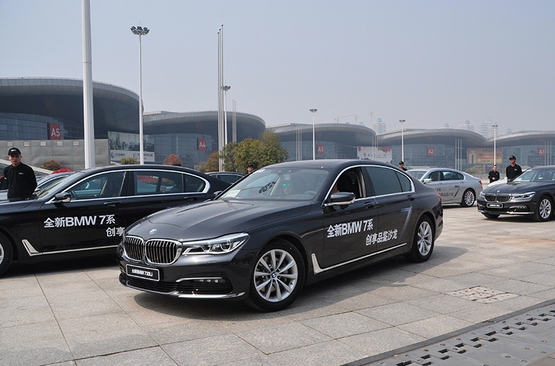 试驾宝马730li3.0l六缸,宝马730li2.0t够用吗