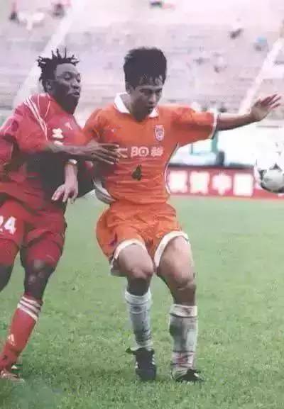 你不知道的足球故事,广州队球迷球衣