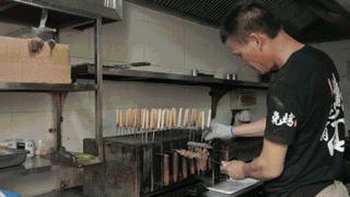 老顾客一直追寻的12年烤串老店,这家烤串生意如此火爆