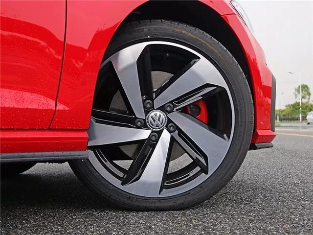 在陪你疯狂陪你老的日子里，怎么可以没有一台高尔夫？