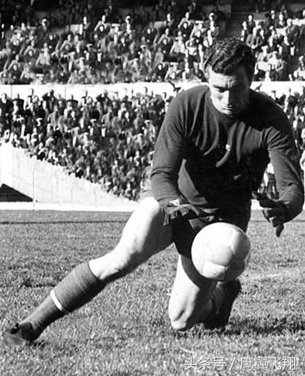 足球守门员手套的重要性,足球史上最粘的守门员手套