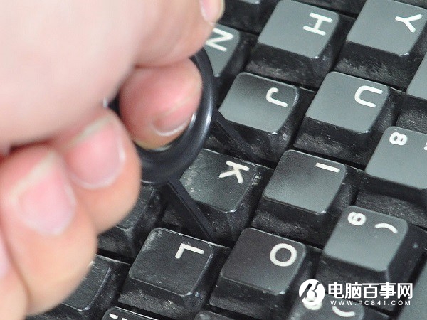 拔键器怎么拔键盘,机械键盘拨键器使用方法图解