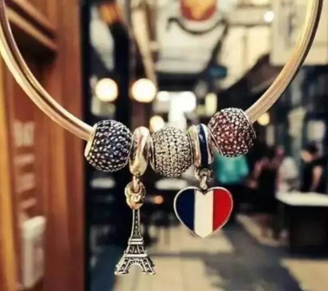 潘多拉到底有什么魔法，牢牢牵住你的心