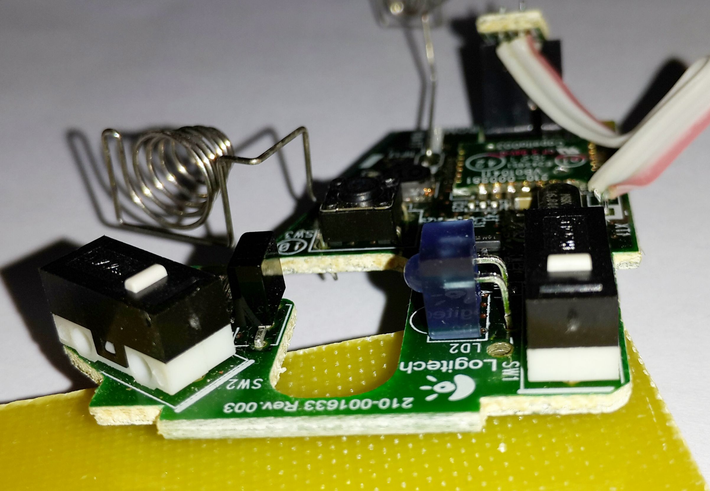 罗技m186无线鼠标电池能充电吗,罗技m186无线鼠标分解图