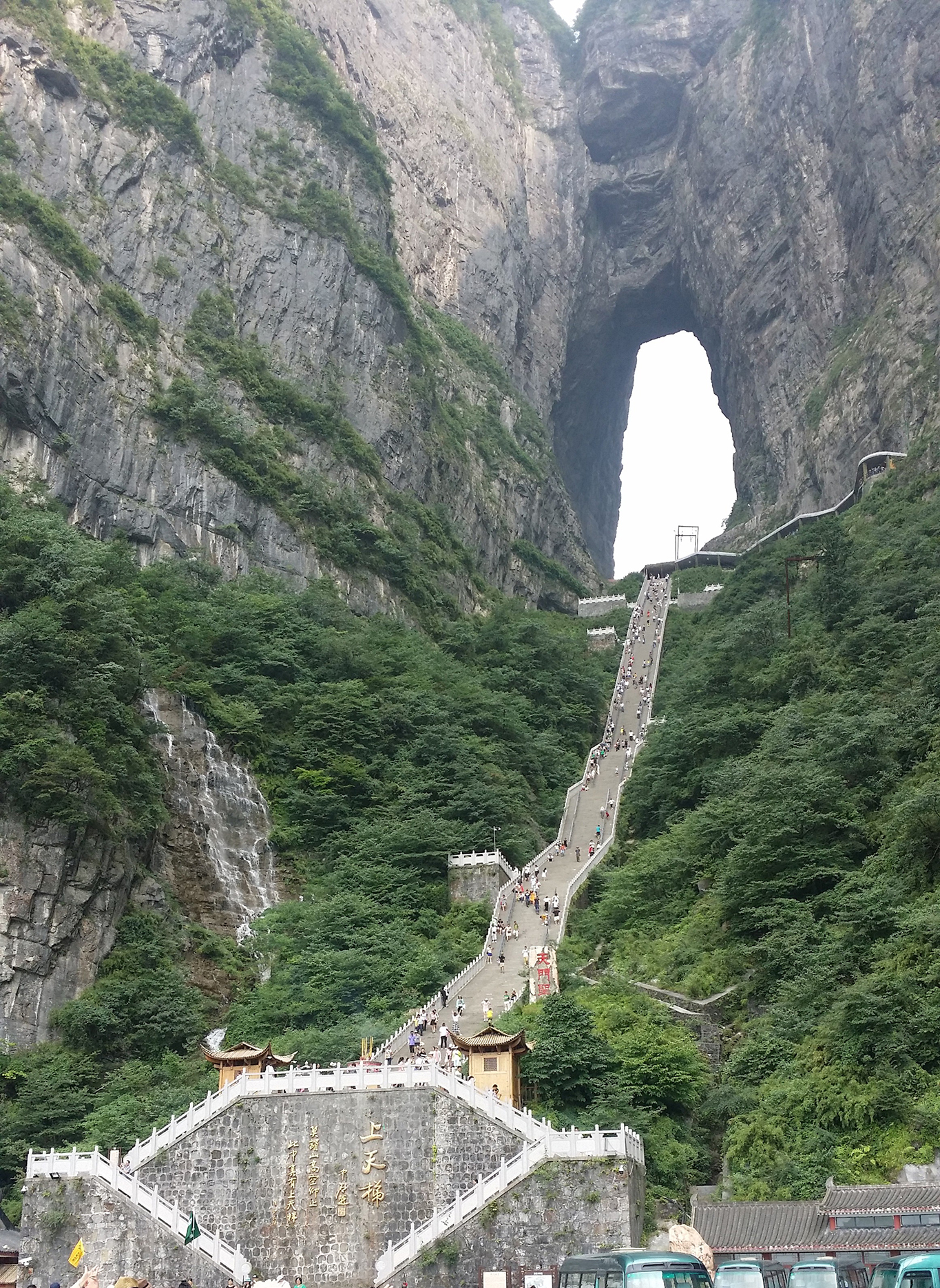 张家界天门山玻璃栈道1日游览,张家界天门山玻璃栈道三日游攻略