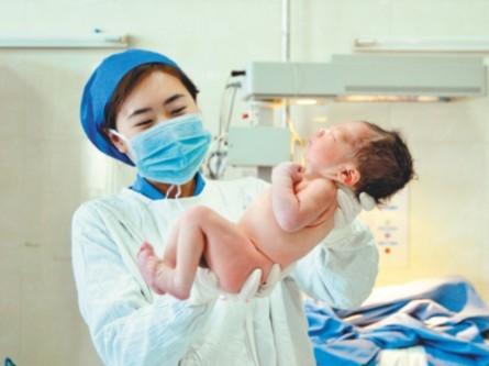 女人生孩子要经历哪些尴尬的事,女人生小孩到底有多痛苦