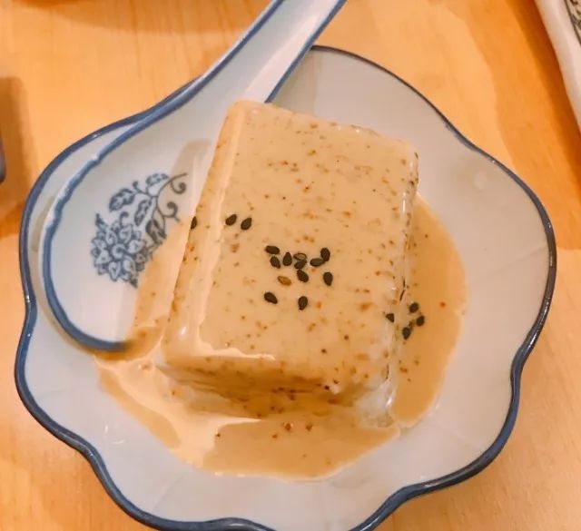 广州岗顶美食街,岗顶地铁口美食街