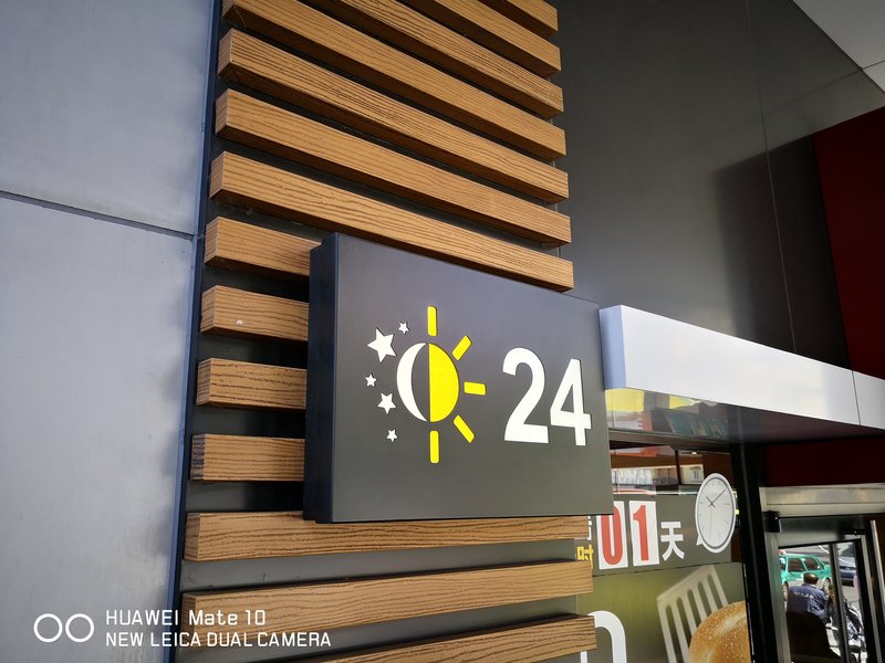 华为mate10深度上手体验,用了一年的华为mate10感觉如何