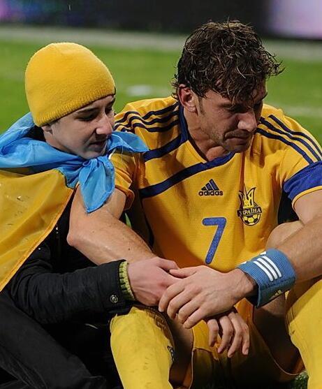 足球场上那些感人的瞬间,足球粉丝感动瞬间