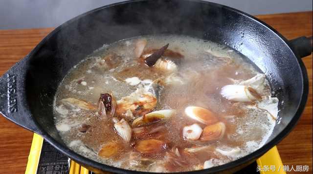 草鱼的家常做法炖鱼放啤酒吗,草鱼和五花肉炖怎么炖好吃