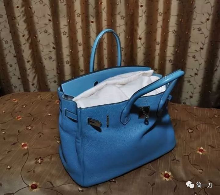 3万5的CHANEL外套穿了就扔？水洗标上的真相是……