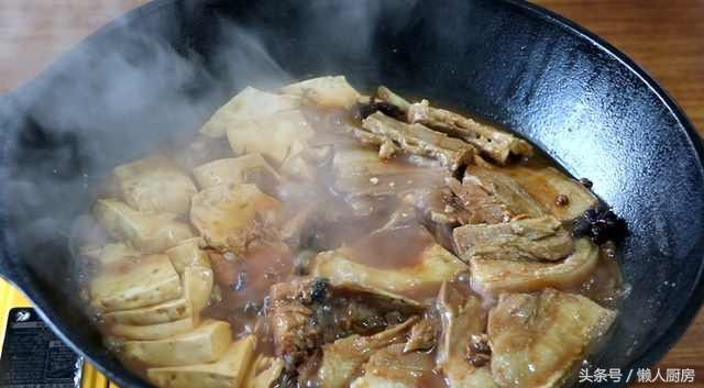 草鱼的家常做法炖鱼放啤酒吗,草鱼和五花肉炖怎么炖好吃