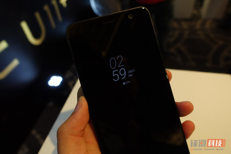 htcu11和htcu11+尺寸,htcu11和u11+哪个好