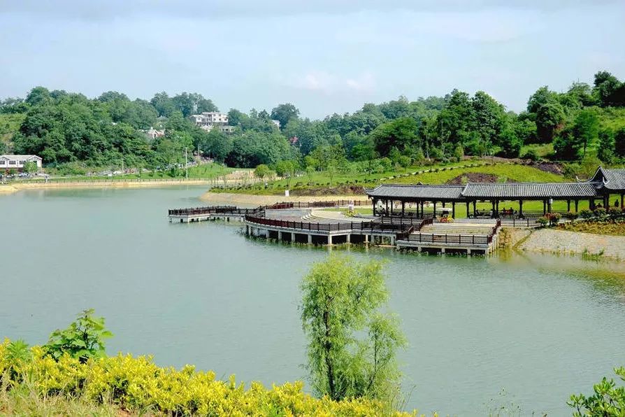花安高速花溪段,花安高速沿途景区
