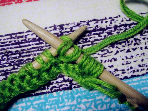 棒针编织简单的围巾新手教程,棒针围巾的编织教程最简单