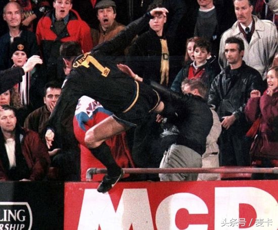 坎通纳踢曼联视频,曼联队长坎通纳霸气