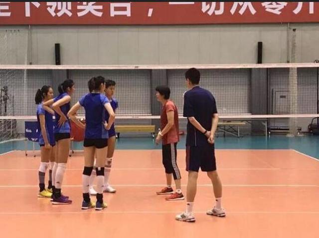 女排17岁新星大爆发,中国女排最新消息袁心玥颜妮