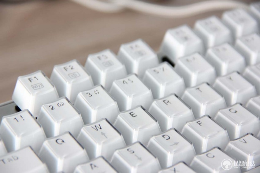 雷神机械键盘实测,雷神白幽灵键盘