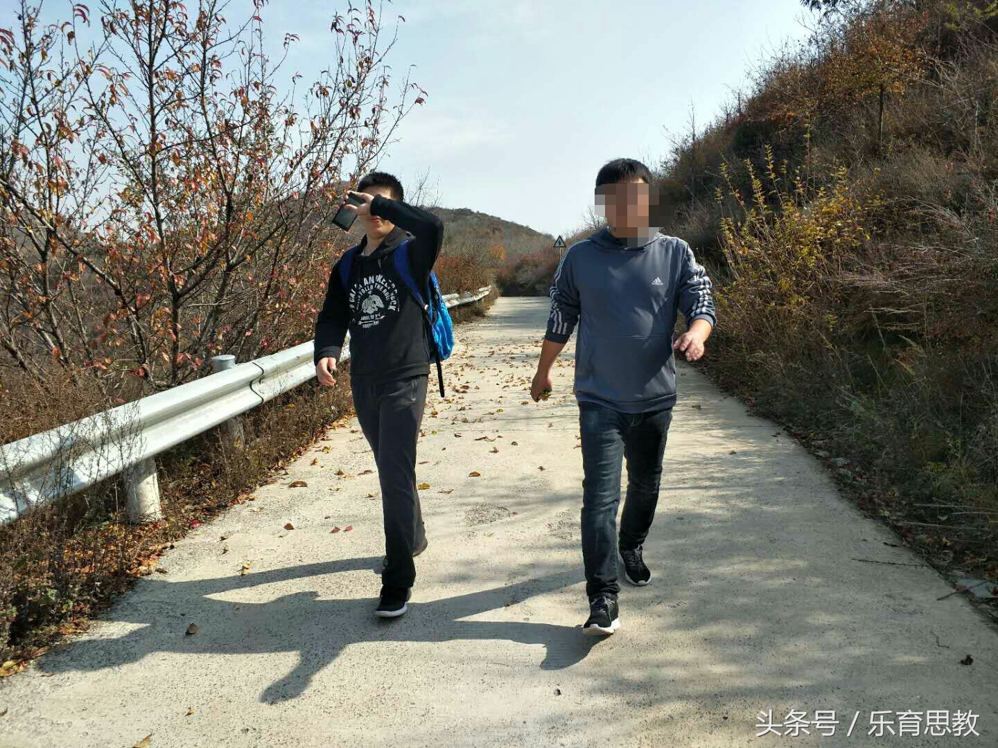 “奇葩”班主任在家长群里发牢骚,家长们纷纷点赞